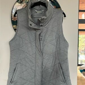 Athleta Gray Quilted Vest. Zip pockets